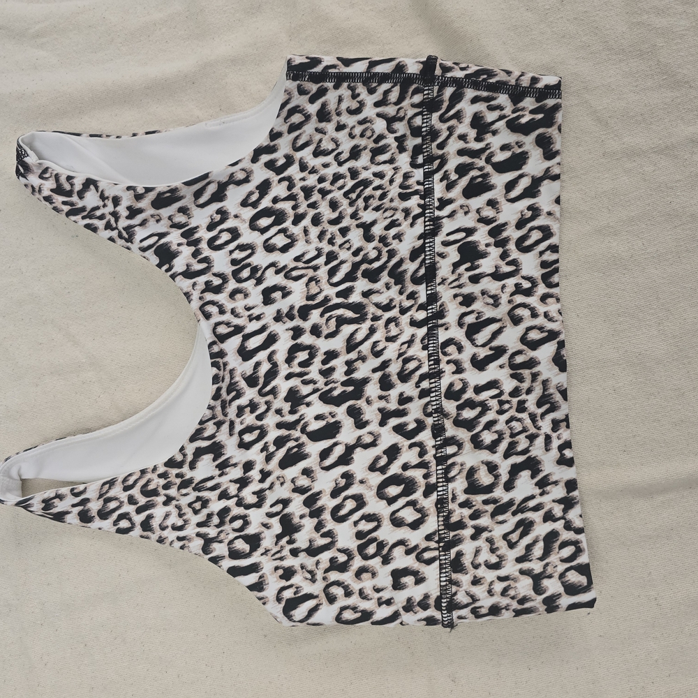 Leopard Print Sleeveless Crop Top
